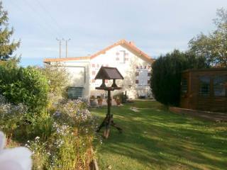 EC0319me Charming renovated Bungalow +..