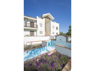 3 bedroom property near San Roque Back..