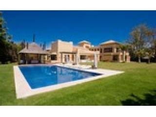 5 Bedrooms - Villa - Malaga - For Sale
