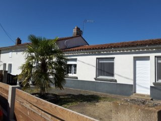 Detached House with Nice Garden