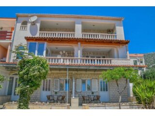 Apartmanska kuća Bol
