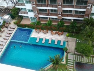 1 Bedroom Condo for sale in Pratumnak -..