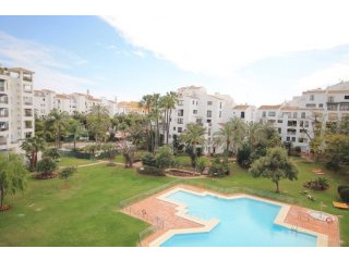 2 Bedroom Middle Floor Apartment