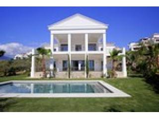 4 Bedrooms - Villa - Malaga - For Sale