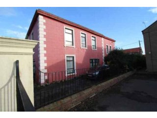 4 bedroom, End Of Terrace House house..