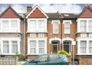 Pulteney Road, E18