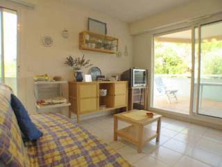 2 bedrooms apartment in Juan Les Pins..