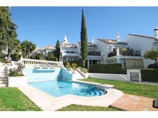 Town House - Spacious and bright..