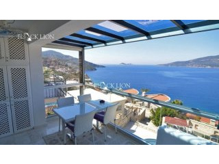 Kalkan, Komurluk
