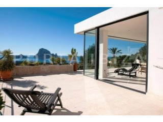 Fantastic property with view to Es Vedra