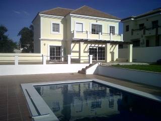 Villa - A superb, brand new, west..