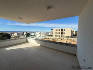 NOVOGRADNJA APARTMAN S POGLEDOM NA MORE PLAŽA BABE