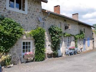 5-Bedroomed Detached Stone House In..