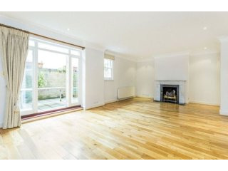Montagu Mews West, Marylebone, London..