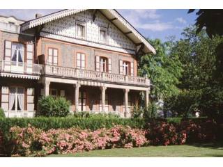 8 bedroom Character For Sale: 03200..