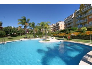 2 Bedroom Middle Floor Apartment