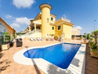 Beautiful villa very well located