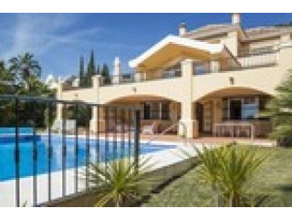 6 Bedrooms - Villa - Malaga - For Sale
