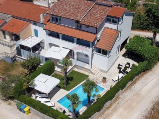 Istra, Sveti Lovreč okolica prekrasna kuća sa bazenom