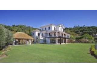5 Bedrooms - Villa - Malaga - For Sale