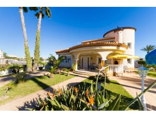 3 Bedrooms - Villa - Alicante - For Sale