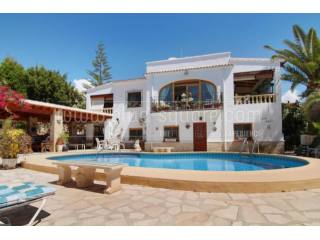 Large Villa close to Moraira. Amazing..