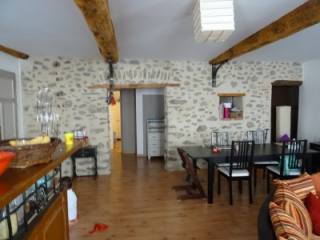 Characterful 3 bed Apartment, Shower..