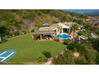 This Estate Is Only 1300 Meters Away..