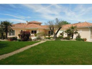 4 bedroom Villa For Sale: 86240..