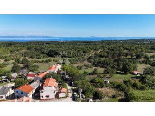 Duplex -Dvije kuće sa ljetnom kuhinjom i garažom