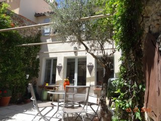 3 Bedrooms - Villa -..