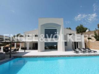 Spectacular finca with breathtaking sea..