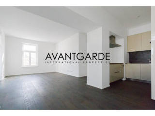 Exclusive apartment in unique park..