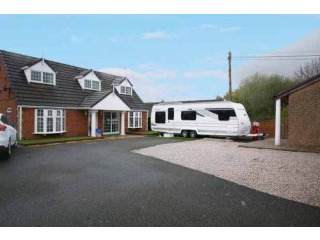 5 bedroom, Bungalow house for sale