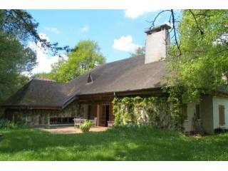 6 bedroom Villa For Sale: 03000 MOULINS