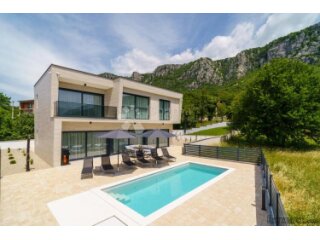 Crikvenica-zaleđe, vila sa bazenom