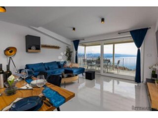 OPATIJA, 85m2, POGLED, BAZEN, PARKING