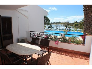 Spacious duplex Lakeside apartment with..