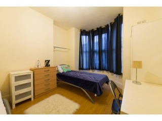 Single bed in a twin room near..