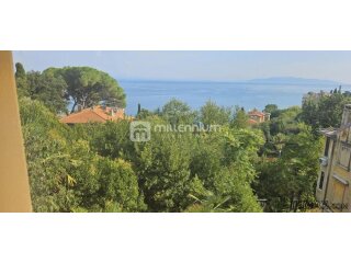 Opatija, 60m2, 2- sobni stan u villi, terasa
