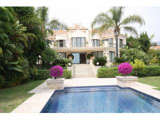 5 Bedrooms - Property - Malaga - Resale