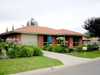 Delightful home, tastefully..