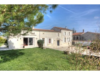 Character Stone House With Swimming..