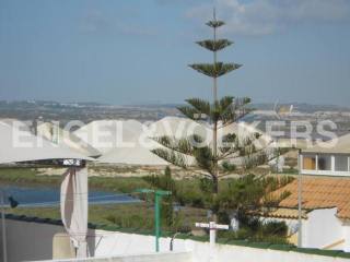 BUNGALOW IN PARQUE NACIONES.GOOD PRICE