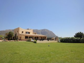 Magnificent 4 bedroom finca near Javea..