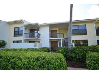 6890 Willow Wood Dr #204, Boca Raton..