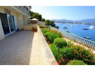 Firstline Apartment with fantastic sea..