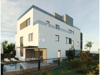 PAKOŠTANE,Stan s privatnim bazenom i vrtom – blizu plaže i c