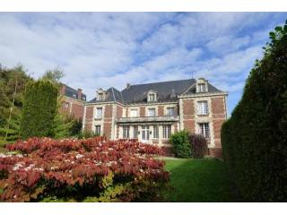 6 bedroom Town House For Sale: 80500..