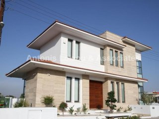 Stunning Hi Tec ultra Modern House.